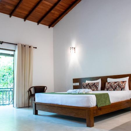 Tropicara Resort Сигирия Екстериор снимка
