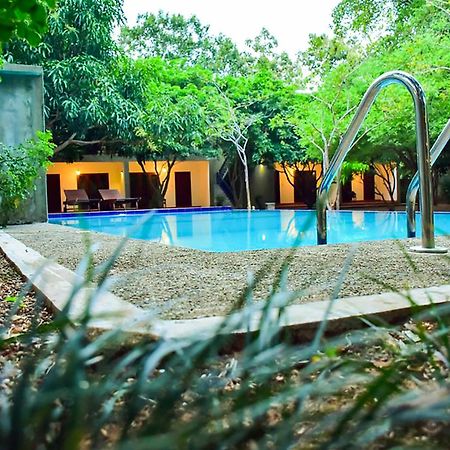 Tropicara Resort Сигирия Екстериор снимка