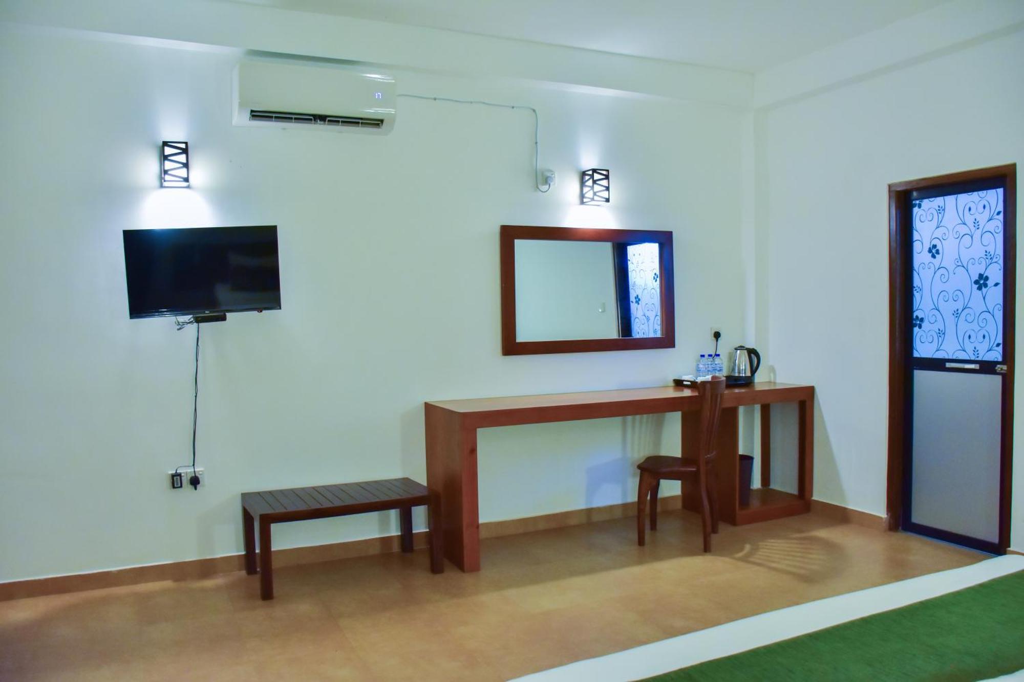 Tropicara Resort Сигирия Екстериор снимка