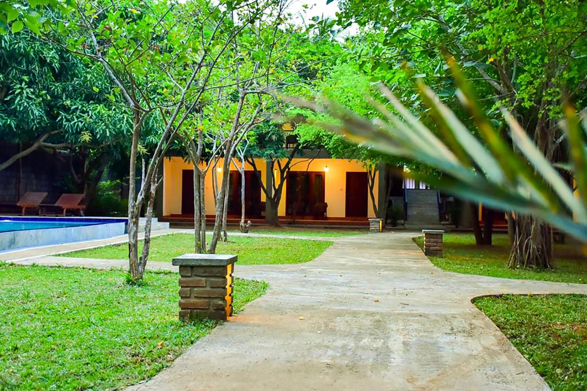 Tropicara Resort Сигирия Екстериор снимка