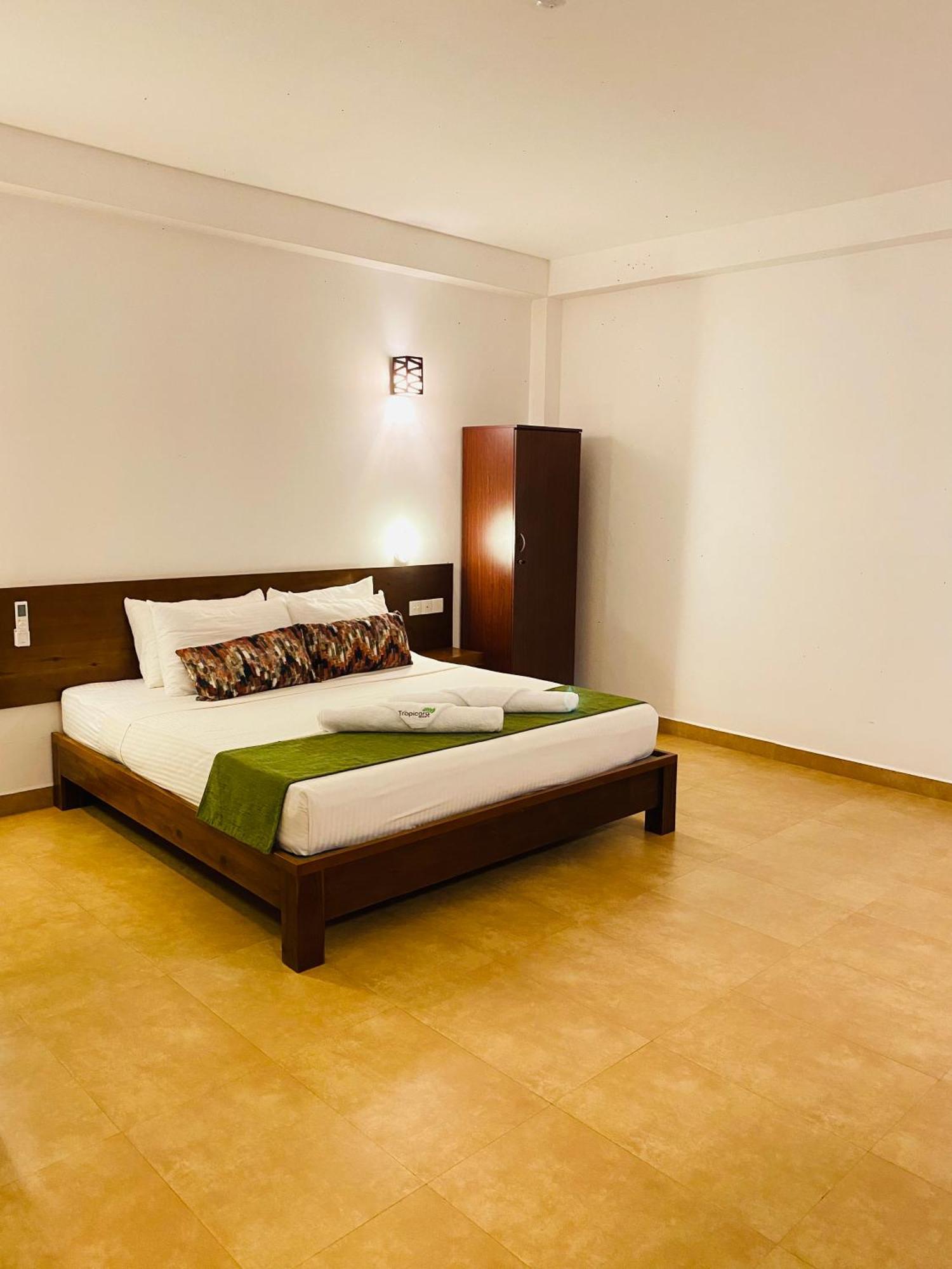 Tropicara Resort Сигирия Екстериор снимка